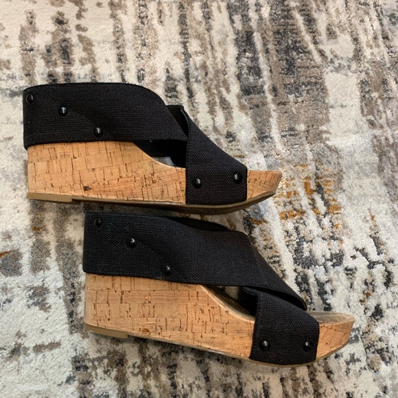 Lucky Brand - black wedge sandals - Picture 5 of 5